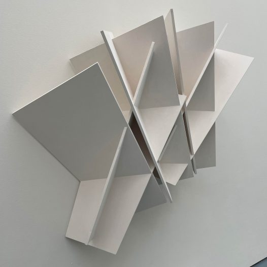 Flächen weiterdenken, 2019, Holz, Kreidegrund, ca. 140 x 130 x 50 cm, € 18.400,-
