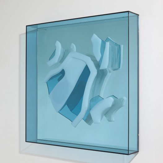 Morphologie des Schmelzens (5), 2026, Acrylglas, Spiegel, 48 x 48 x 10 cm