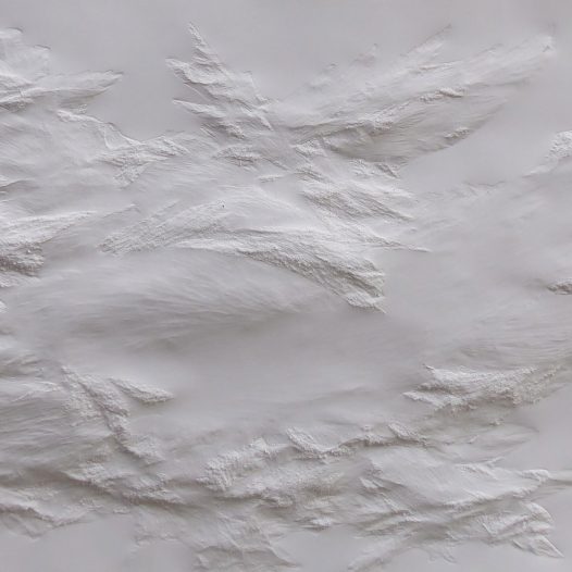 Aja von Loeper: Weißes Blatt UE 19-3, 2019, 240 x 105 x 8 cm, Papier Relief 