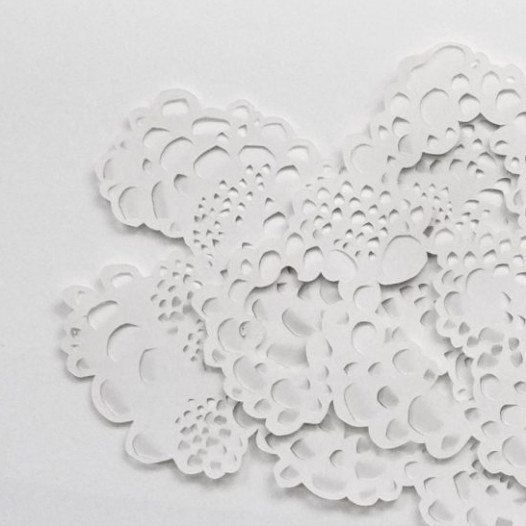 MyCloud (#410), Tonpapier, geschnitten, 37 x 103 cm (gerahmt), € 3.600,-