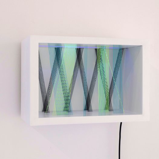 Stage 01, 2024, Fäden, Holzrahmen, LED UV-Licht, 21 x 31 x 16 cm, € 3.800,-